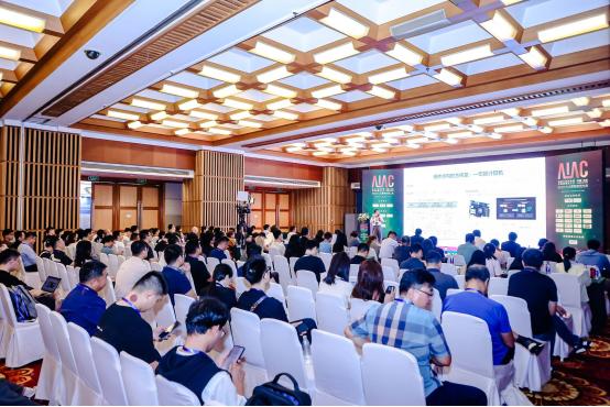 百家云CEO馬義榮獲「2024年度人工智能杰出人物」 百家云CEO馬義榮獲「2024年度人工智能杰出人物」